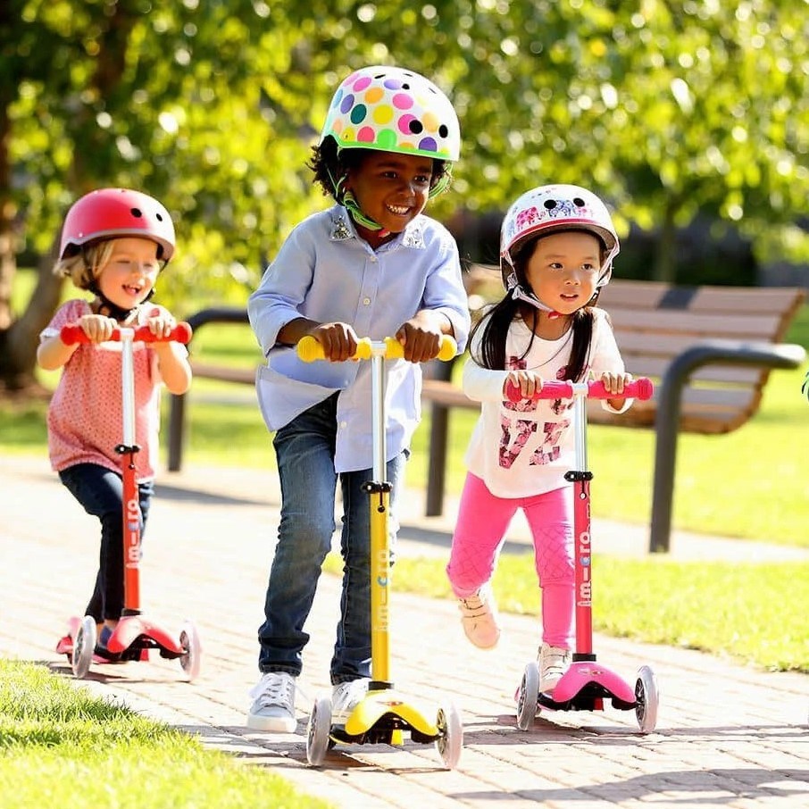 Micro Mini Deluxe Led 3 Tekerlekli Scooter Red 