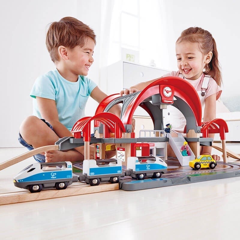 Hape Grand City Oyuncak Tren İstasyonu 