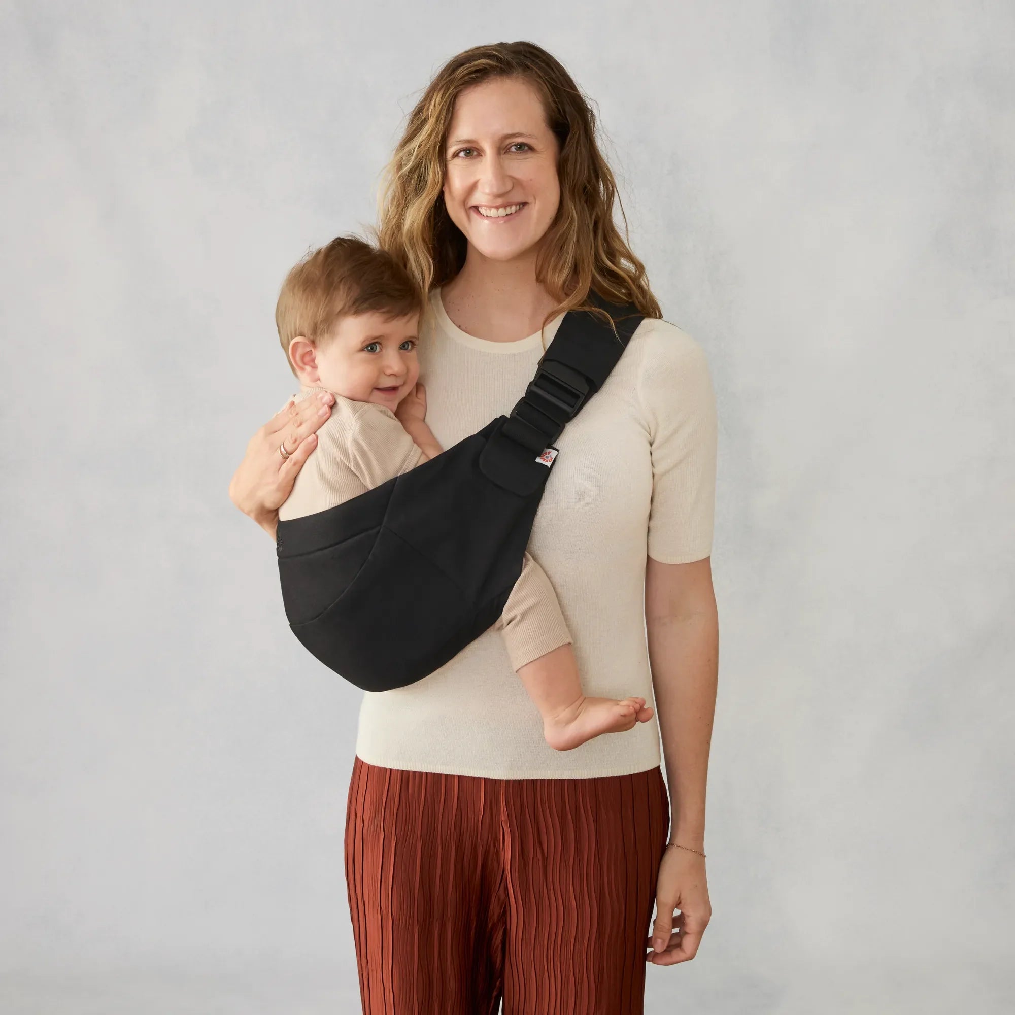 Ergobaby Taşıyıcı Upsie Onyx Black