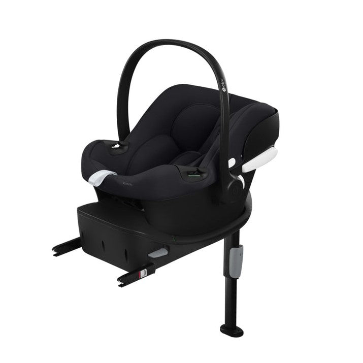Cybex Aton B2 Volcano Black ana kucağı Pockit+ adaptörüyle bebek arabasına takılı