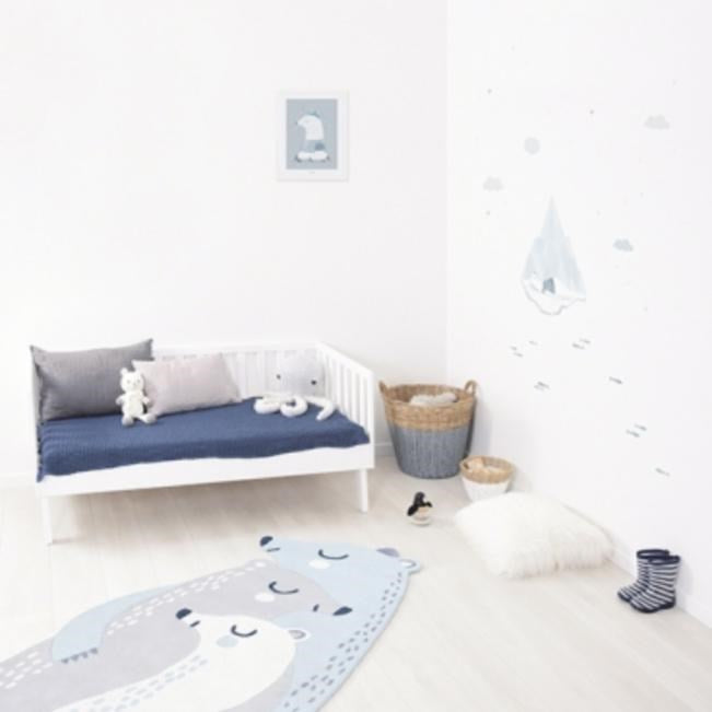 Lilipinso Bebek Odası Çıkartma Buzdağında Uyuyan Ayı 30x42 cm STD