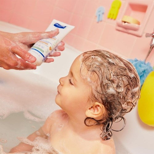 Mustela Detangling & Nourishing Cream Shampoo ( Kolay Tarama Sağlayan Şampuan ) 200 ml