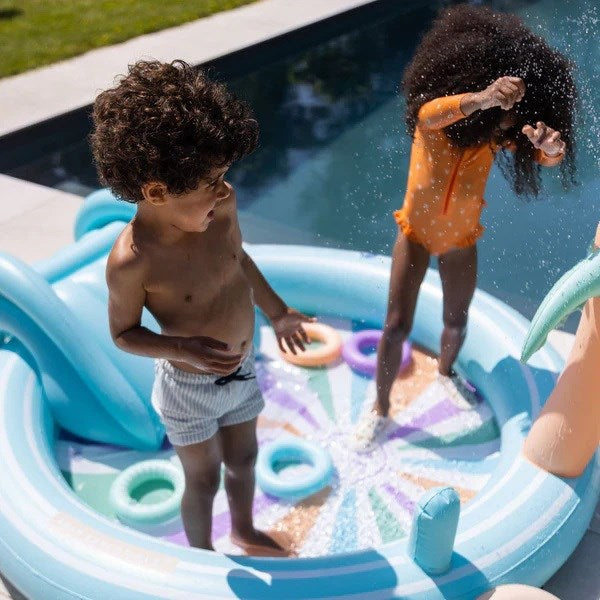 Swim Essentials Hello Sunshine Fıskiyeli ve Kaydıraklı Şişme Oyun Havuzu 210cm