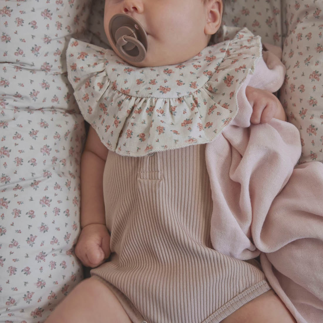 Elodie Details Taşınabilir Bebek Yuvası Autumn Rose - Yatak - Görsel 4